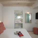 Iria Art Hotel 4*