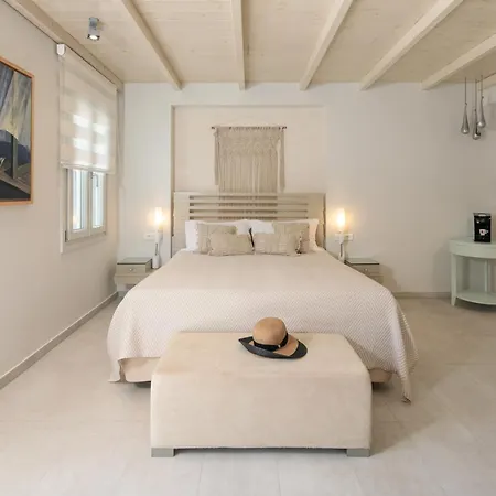 Iria Art Hotel 4*