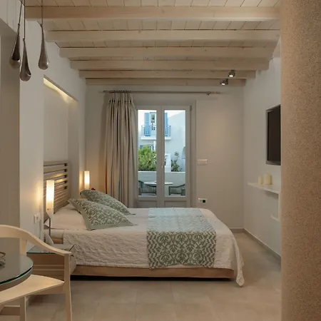 Iria Art Hotell 4*